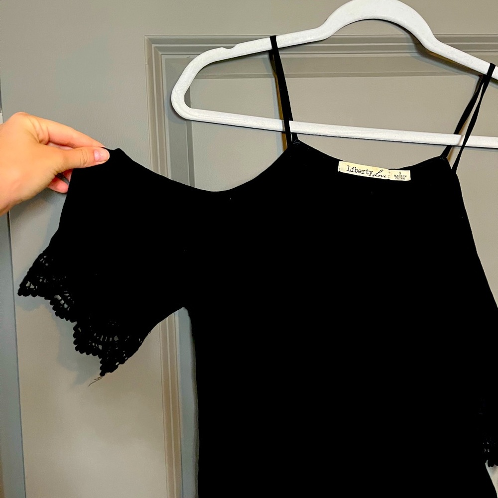 Cold shoulder top